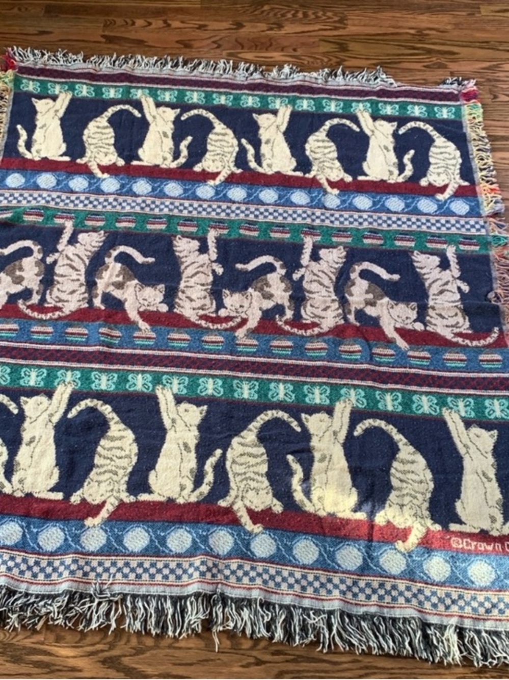 Crown Crafts Woven Cats Patterned Throw Blanket in Navy, Cream, Red & Green EUC